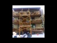 ちゃんとやりましょうよ！ 引越し作業の最中に無謀な方法で荷物を運び出す人々